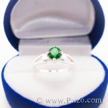 แหวนสีเขียว แหวนเงินแท้ แหวนเล็ก ๆ พลอยมรกต เม็ดกลม เม็ดเดี่ยว