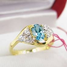 แหวนพลอยสีฟ้า blue topaz สีฟ้าสดใส ตัวแหวนชุบทองแท้ 5 ไมครอน เบอร์50 และ 51