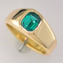 แหวนพลอยโมรา พลอยสี่เหลี่ยม แหวนผู้ชายทองแท้ ฝังพลอยสีเขียว แหวนรุ่นเล็ก