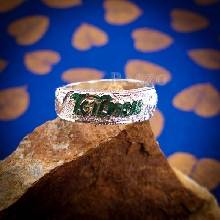 แหวนลงยาสีเขียว แหวนนามสกุล แหวนเงินแท้ หน้ากว้าง7มิล ลงยาอักษรสีเขียว แหวนแกะลายไทย