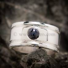 แหวนพลอยไพลิน แหวนผู้ชาย แหวนเงินแท้ ฝังพลอยไพลิน พลอยสีน้ำเงิน หลังเบี้ย ฝังจม แหวนผู้ชายแบบเรียบๆ