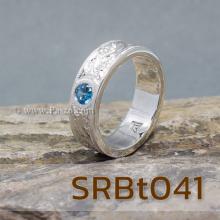 แหวนลายไทย แหวนพลอยสีฟ้า แกะสลักลายไทย รอบวง ไร้รอยต่อ แหวนเกลี้ยงเงินแท้