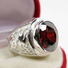 แหวนโกเมน แหวนผู้ชาย พลอยโกเมน พลอยสีแดงแก่ก่ำ แหวนสัญลักษณ์มังกร
