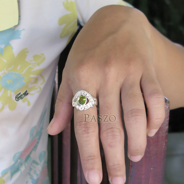 แหวนพลอยสีเขียวมะกอก ล้อมเพชร แหวนผู้หญิง #5