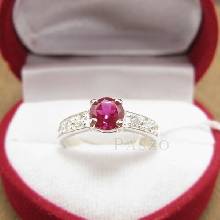 แหวนพลอยทับทิม เม็ดกลม สีแดง บ่าแหวนฝังเพชร แหวนเงินแท้ 925 แหวนรุ่นเล็ก